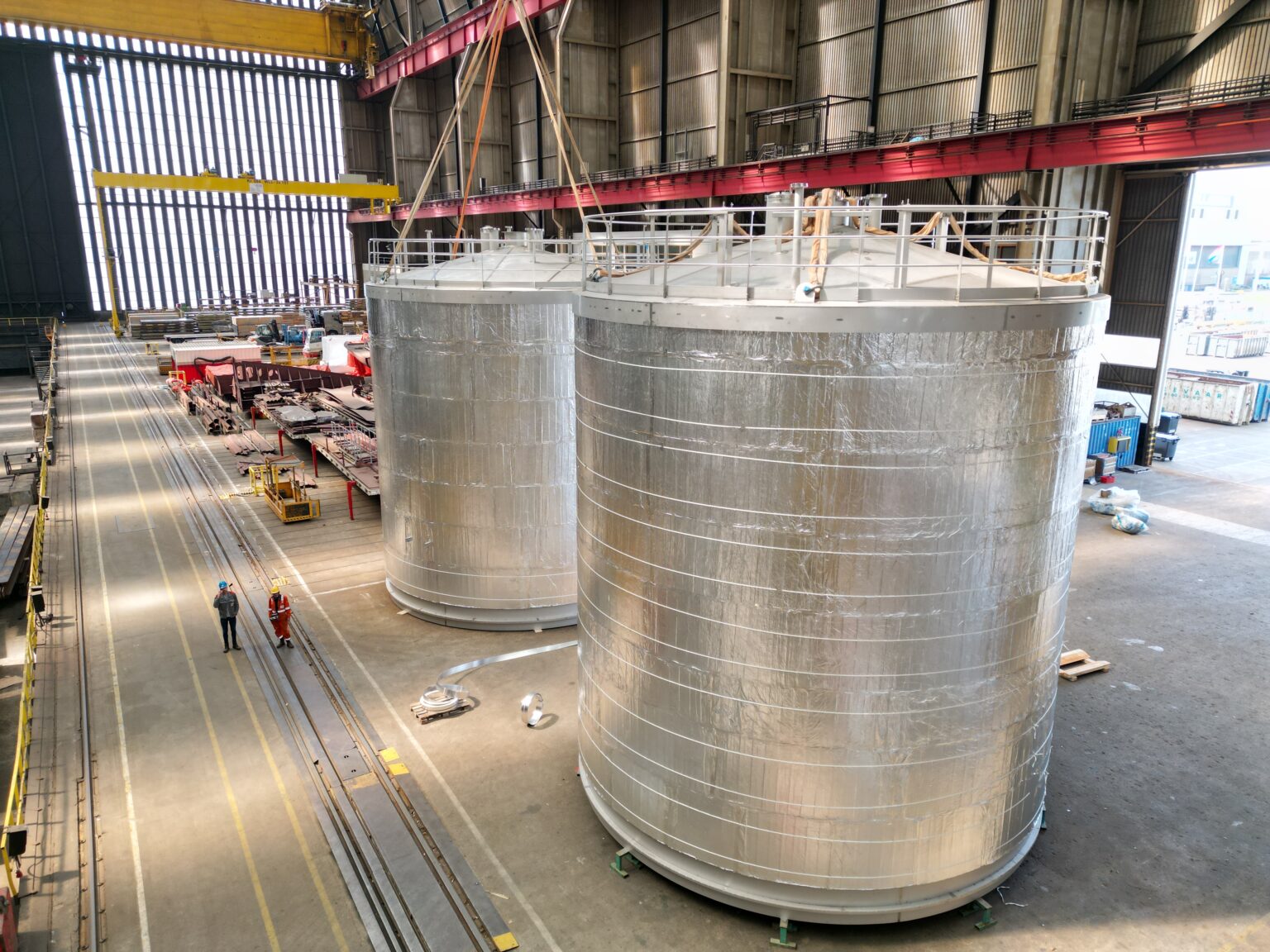 Insulation solutions for stainless steel storage tanks