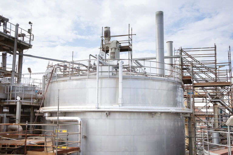 Gpi Tanks XL bouwt twee 1,089 m³ duplex reactietanks tanks on-site bij zinkproducent Nyrstar